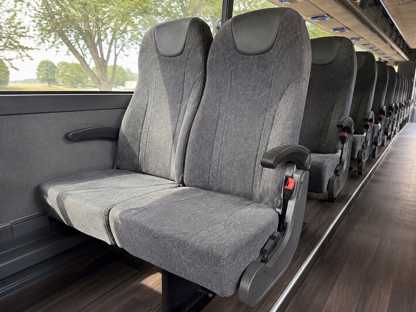 tucson airport shuttles for wedding guests flying into tucson international